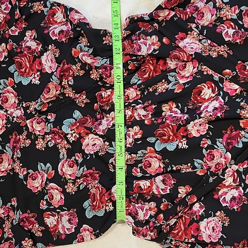 Cold shoulder halter dress - NWOT - Picture 9 of 13